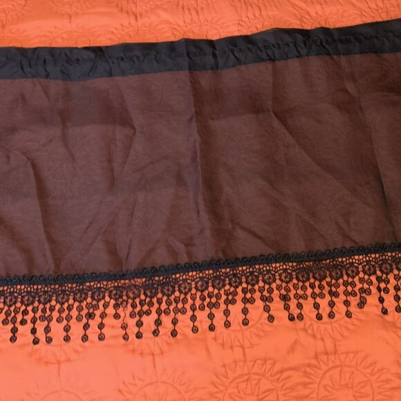 $5 or 4/$10-Sheer black window valance - Picture 6 of 7